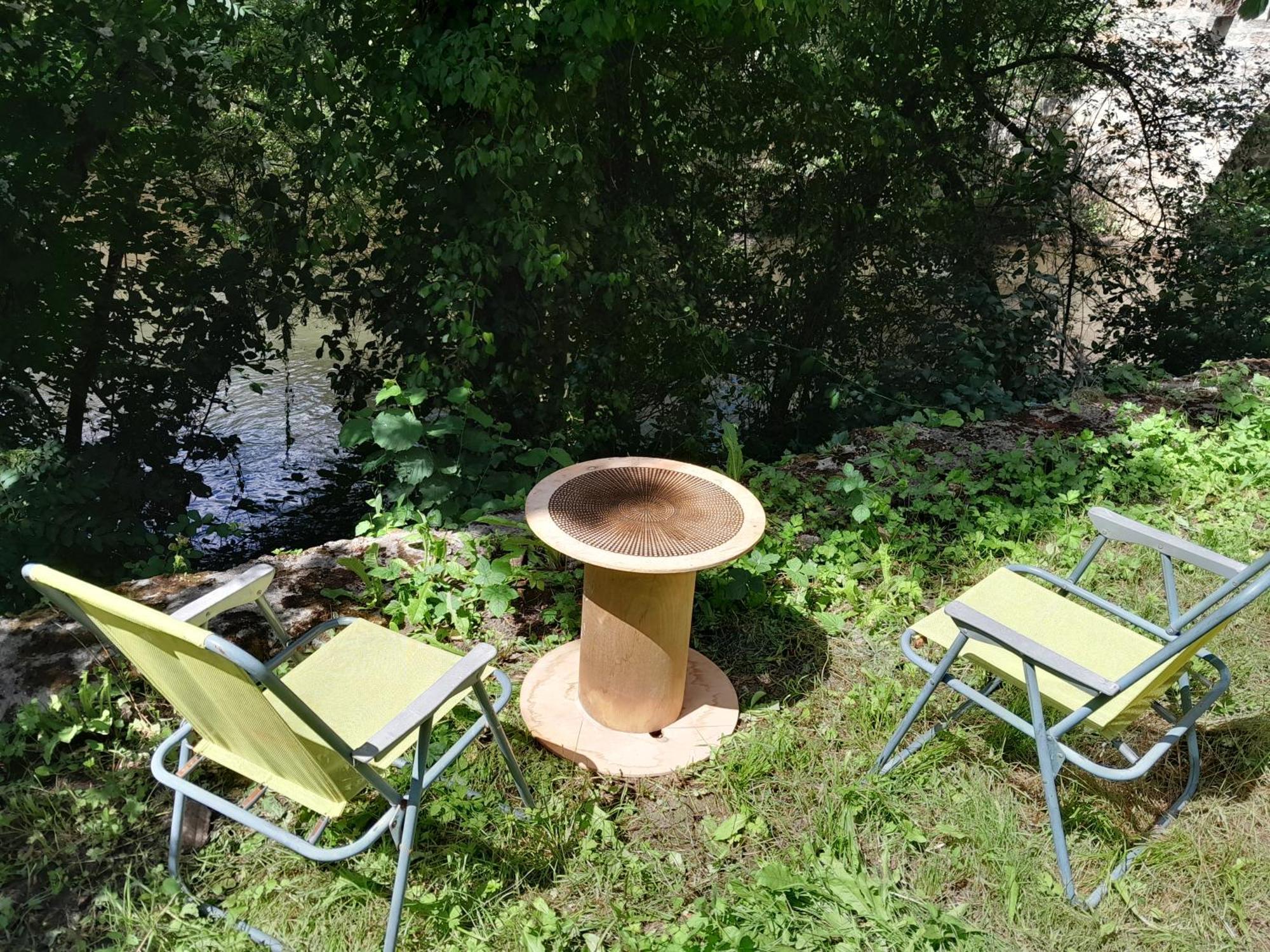 Le Petit Cele Studio Cosy En Bord De Riviere Figeac Exterior foto